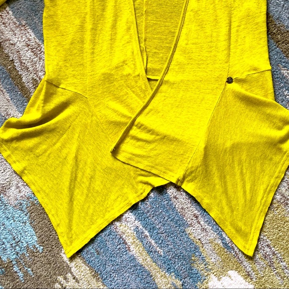 MADO et les Autres - French brand
Electric Chartreuse green/ yellow sweater - Picture 4 of 8